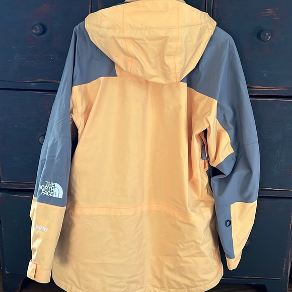 The North Face Gortex Jacket - Picture 2 of 5